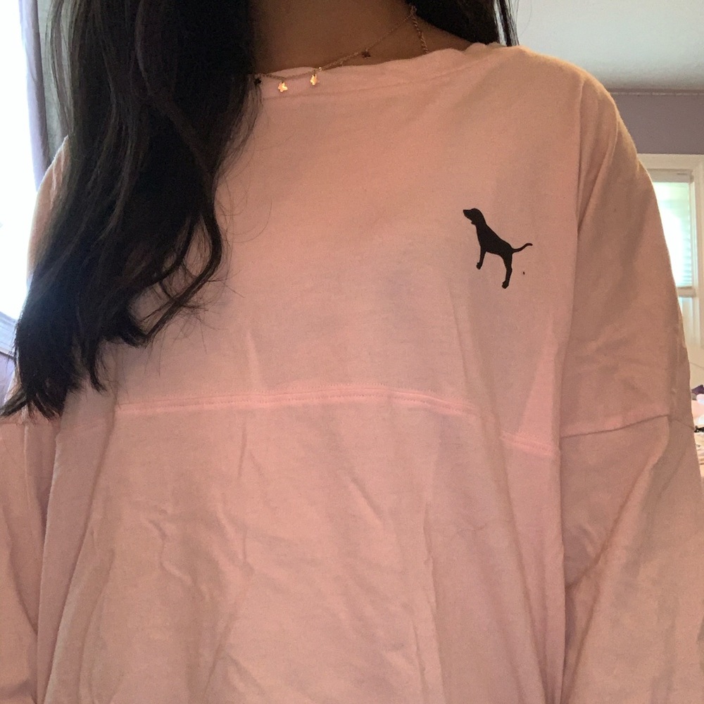 light pink VS PINK cropped tee